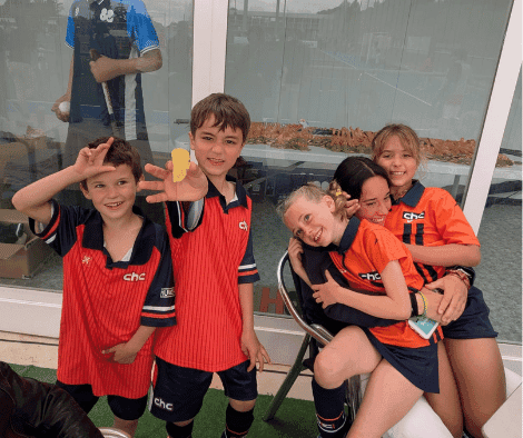 A nivel de academia, el Cadete Femenino sumó una nueva victoria por 5 a 1 frente al Egara, consolidando la cuarta posición y recuperando muy buenas sensaciones de cara al final de temporada.