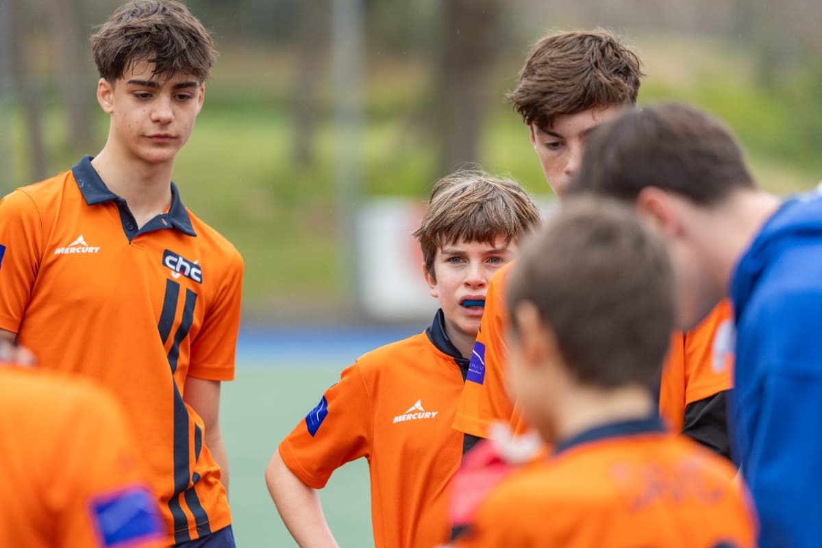 In de academie behaalde het Meisjes U16-team een geweldige 0-3 overwinning tegen Sitges Hockey Club, terwijl het Jongens U16-team een zware wedstrijd speelde tegen Línia 22 HC. Het Meisjes U14-team won eveneens een belangrijke wedstrijd tegen Junior FC C, terwijl het Jongens U14-team tot het einde vocht tegen ATHC C, maar geen punten wist te bemachtigen.