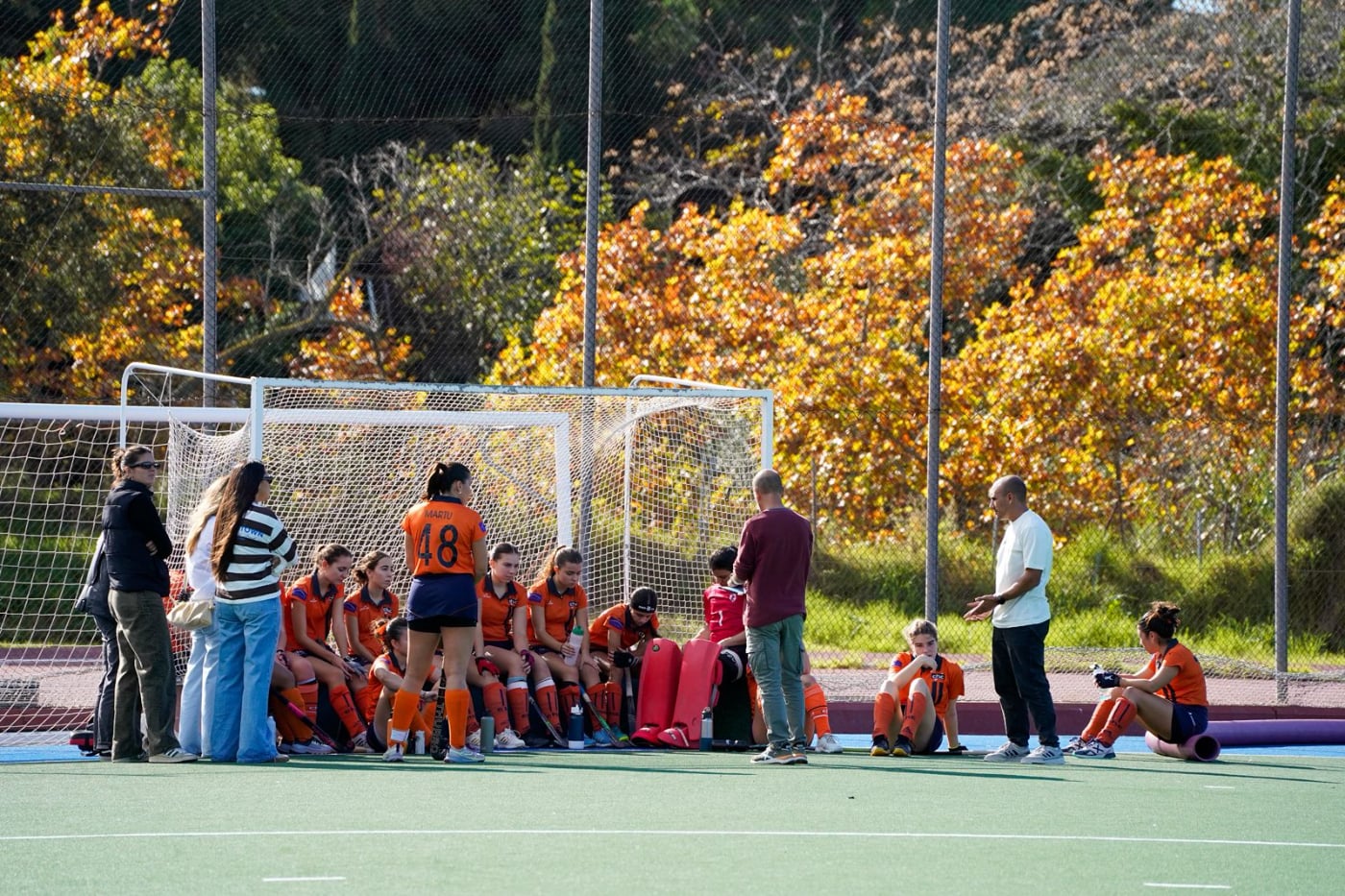 Waardevolle gelijke spelen voor de eerste teams, eerste punt voor CHC Blau, Papis aan kop met twee topaffiches en promoties naar Liga B voor Infantil. De academy tekent een sterk weekend.