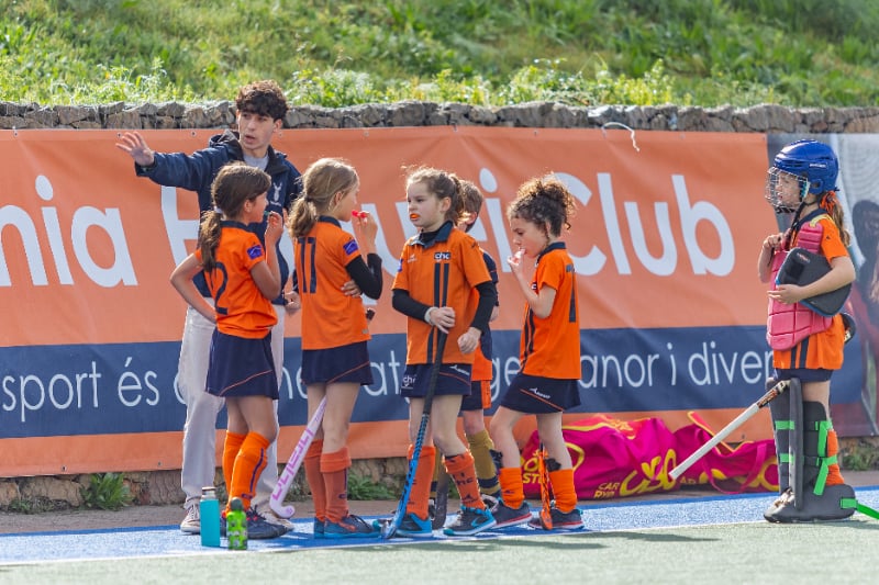 L’académie reprend l’entraînement, les équipes premières préparent des amicaux et les inscriptions sont ouvertes. Nous lançons la saison avec un nouveau logo et beaucoup d’enthousiasme.